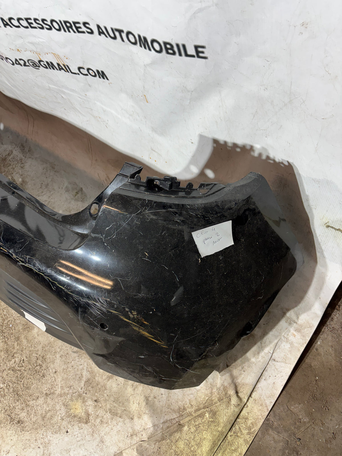 Pare choc arrière Renault Clio 4 phase 2 noir emplacement radar 850222925R