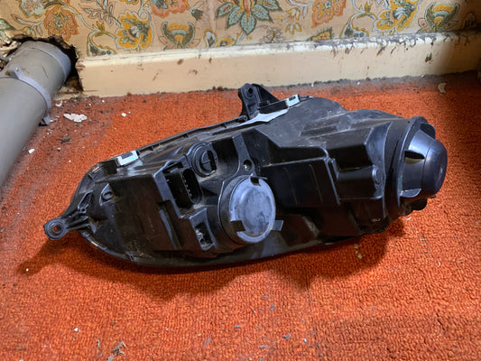 Phare avant gauche Volkswagen Golf 5 fond noir