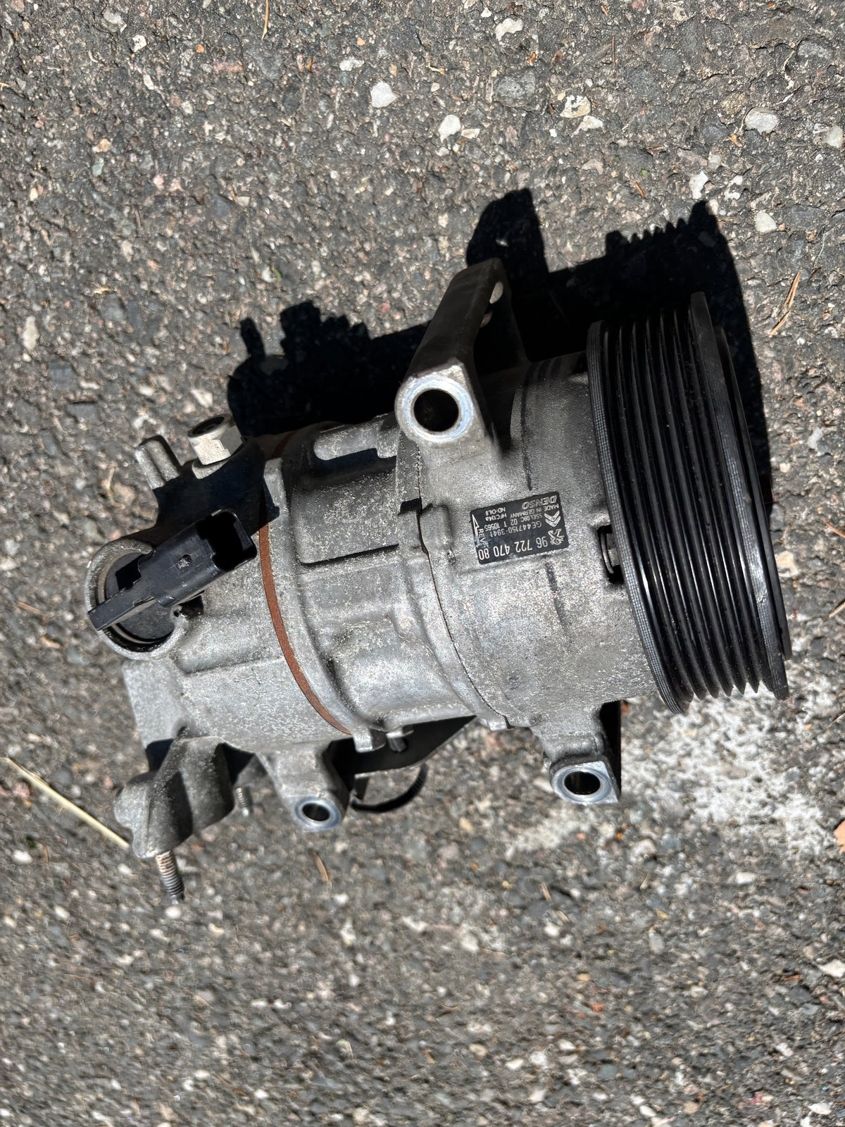 Compresseur de climatisation Peugeot 208 1 — photo 1