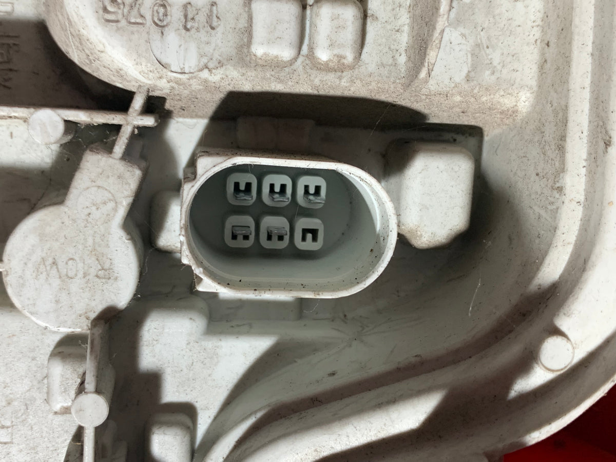 Feu arrière droit Audi A3 8P phase 1 (3 portes) — photo 4