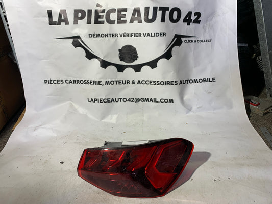 Feu arrière droit extérieur Audi A3 8Y — photo 1