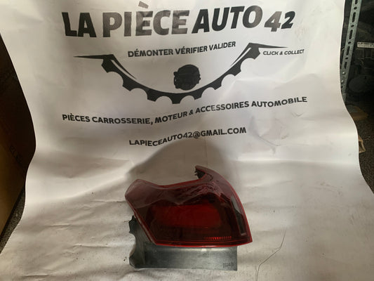 Feu arrière droit extérieur Peugeot 2008 1 phase 2 — photo 1