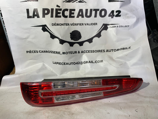 Feu arrière droit Ford CMAX 1 LED — photo 1