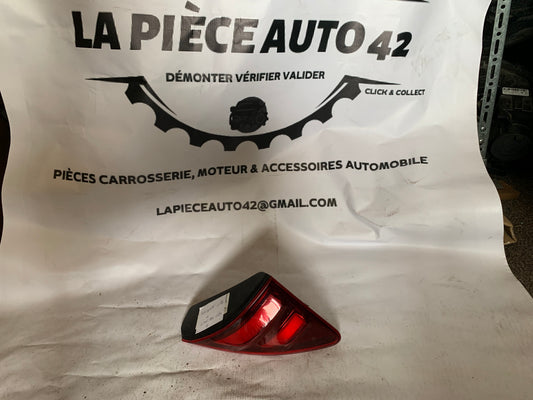 Feu arrière droit intérieur Peugeot 3008 1 phase 2 — photo 1