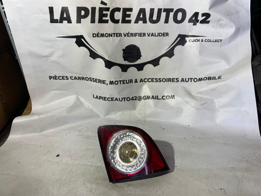 Feu arrière droit intérieur Volkswagen golf 5 plus — photo 1