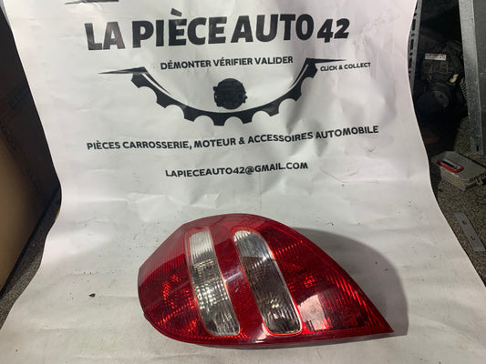 Feu arrière droit Mercedes classe A W169 — photo 1