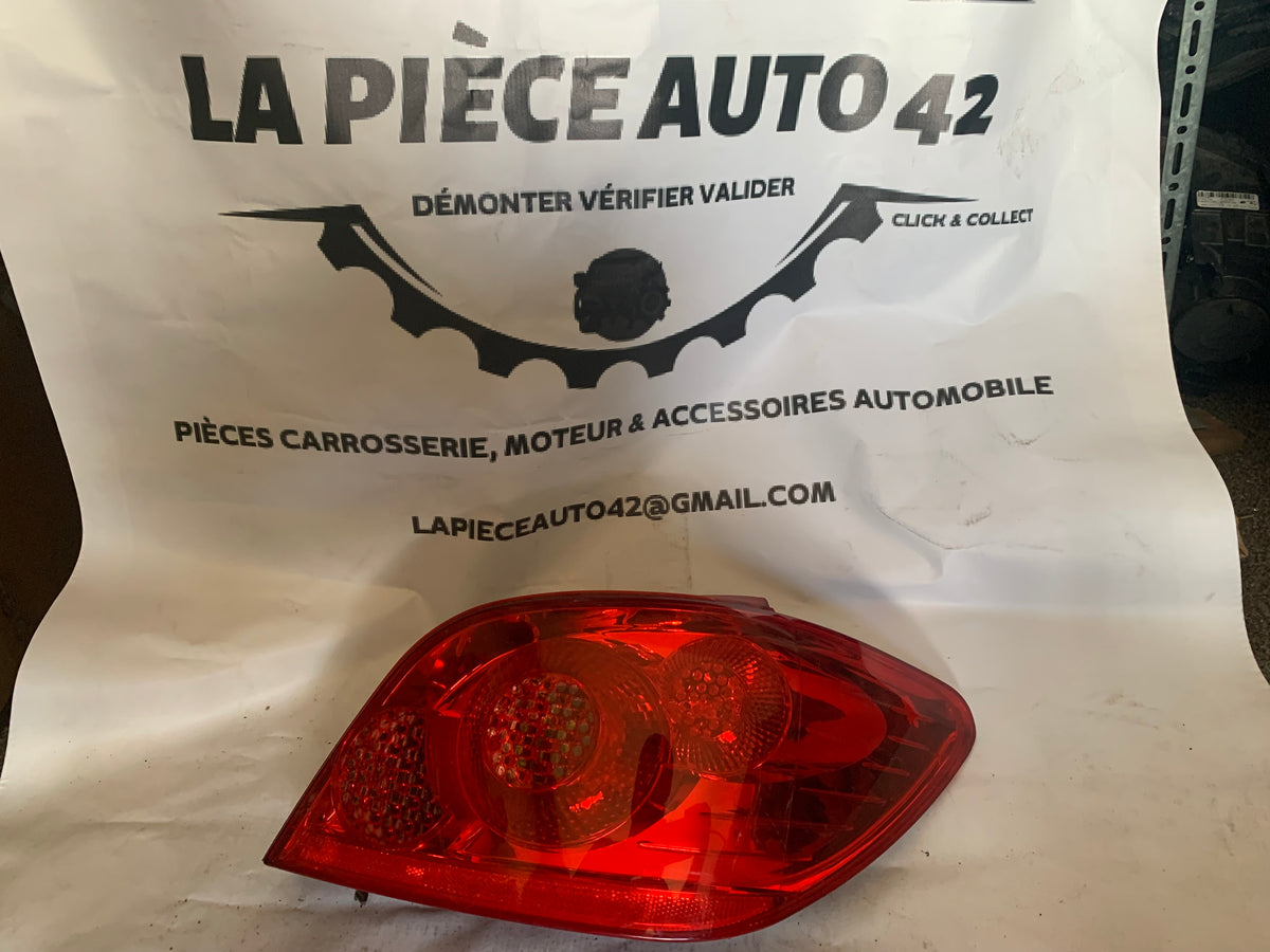 Feu arrière droit Peugeot 307 phase 2 — photo 1