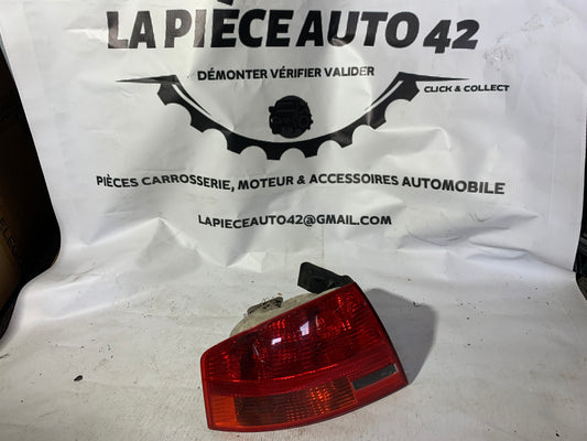 Feu arrière gauche Audi A4 B6 — photo 1
