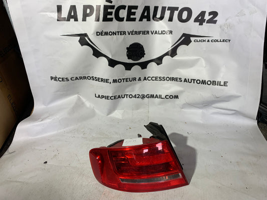 Feu arrière gauche Audi A4 b8 — photo 1