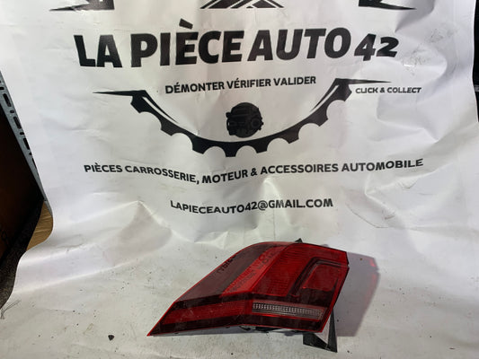 Feu arrière gauche extérieur Volkswagen Tiguan — photo 1