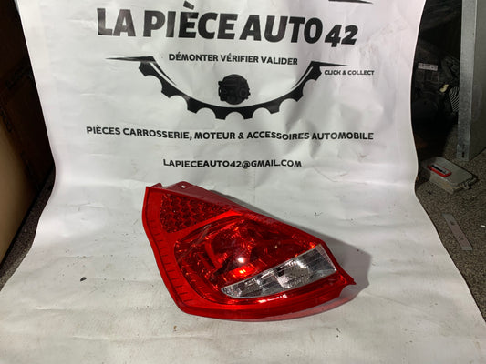 Feu arrière gauche Ford Fiesta 6 phase 1 — photo 1
