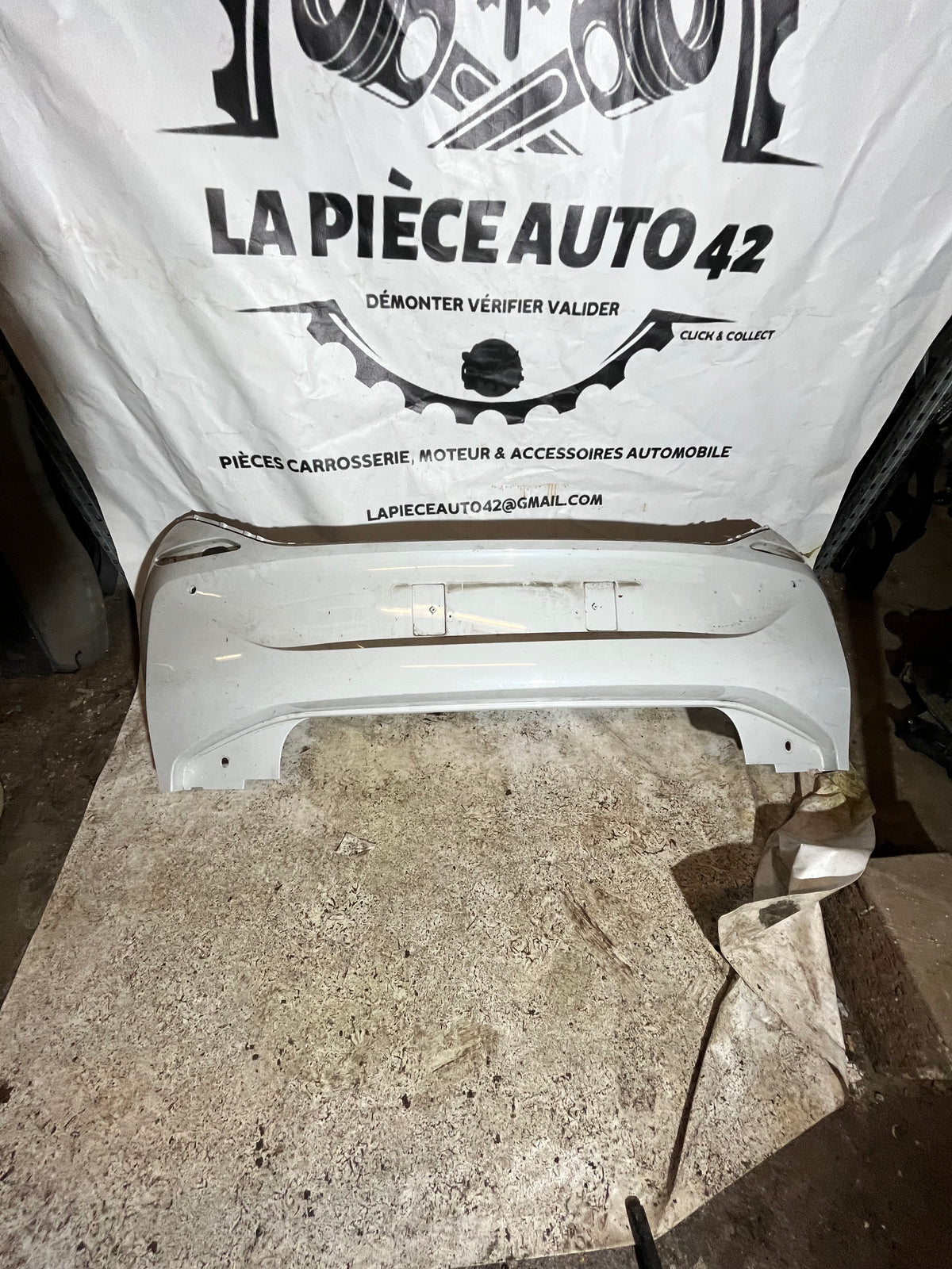 Pare-chocs arrière Volkswagen Id.3 blanc — photo 1