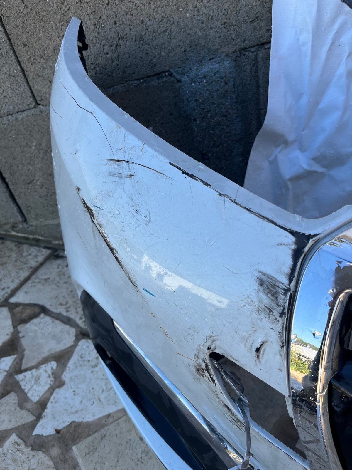 Pare-chocs AV blanc 9810513777 Peugeot 208 1 — photo 4