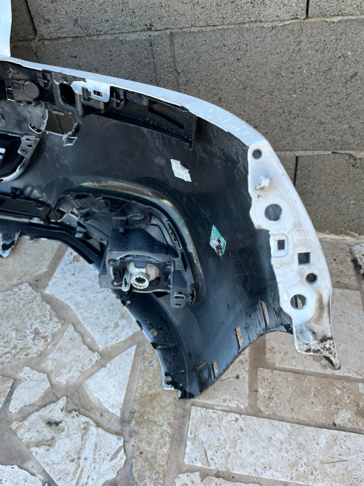 Pare-chocs AV blanc 9810513777 Peugeot 208 1 — photo 8