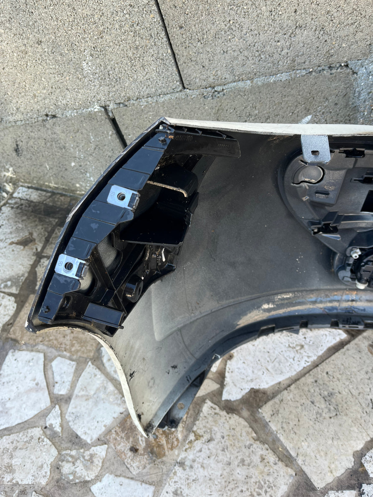 Pare-chocs AV blanc Peugeot 206+ — photo 3