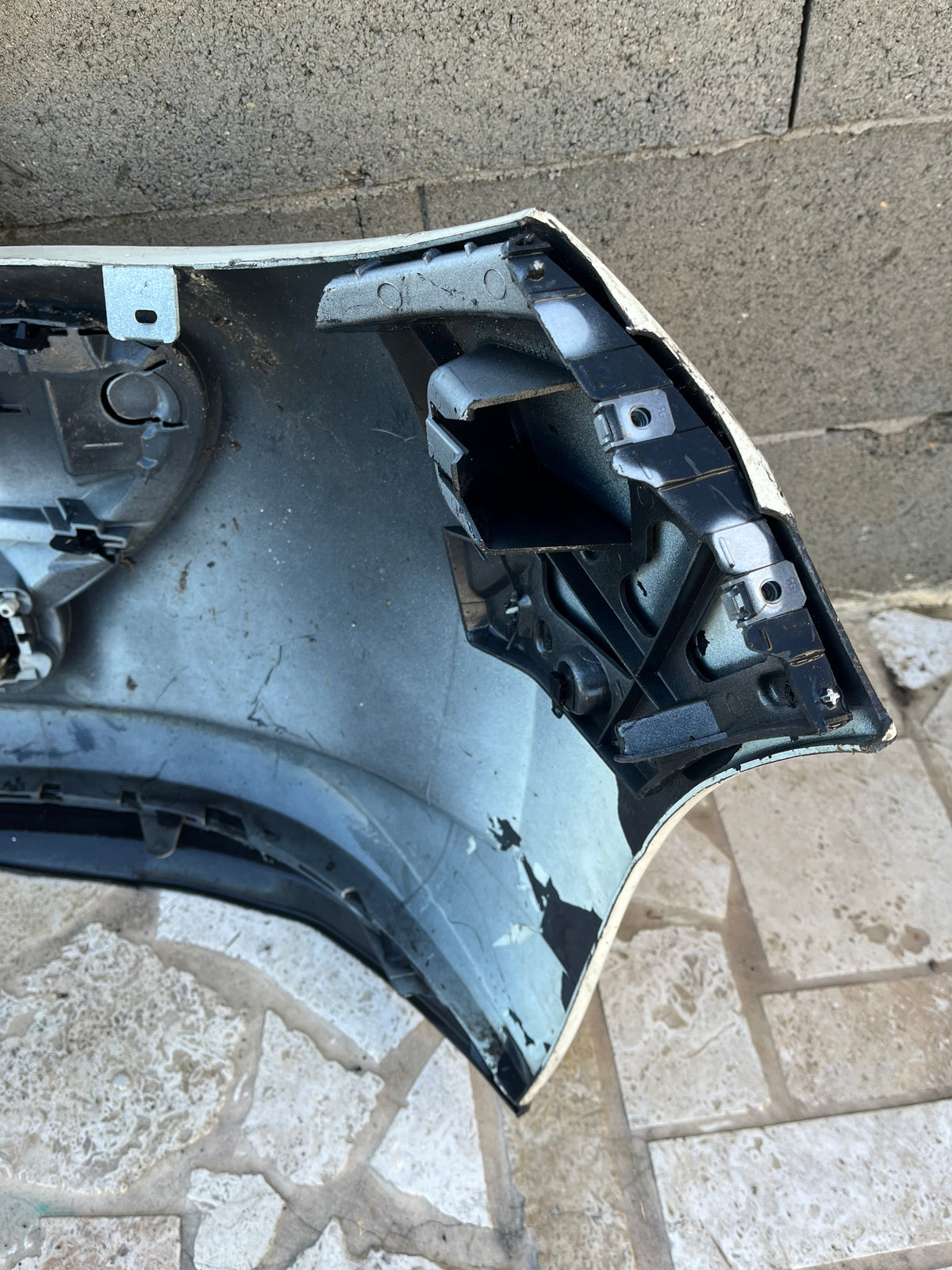 Pare-chocs AV blanc Peugeot 206+ — photo 4