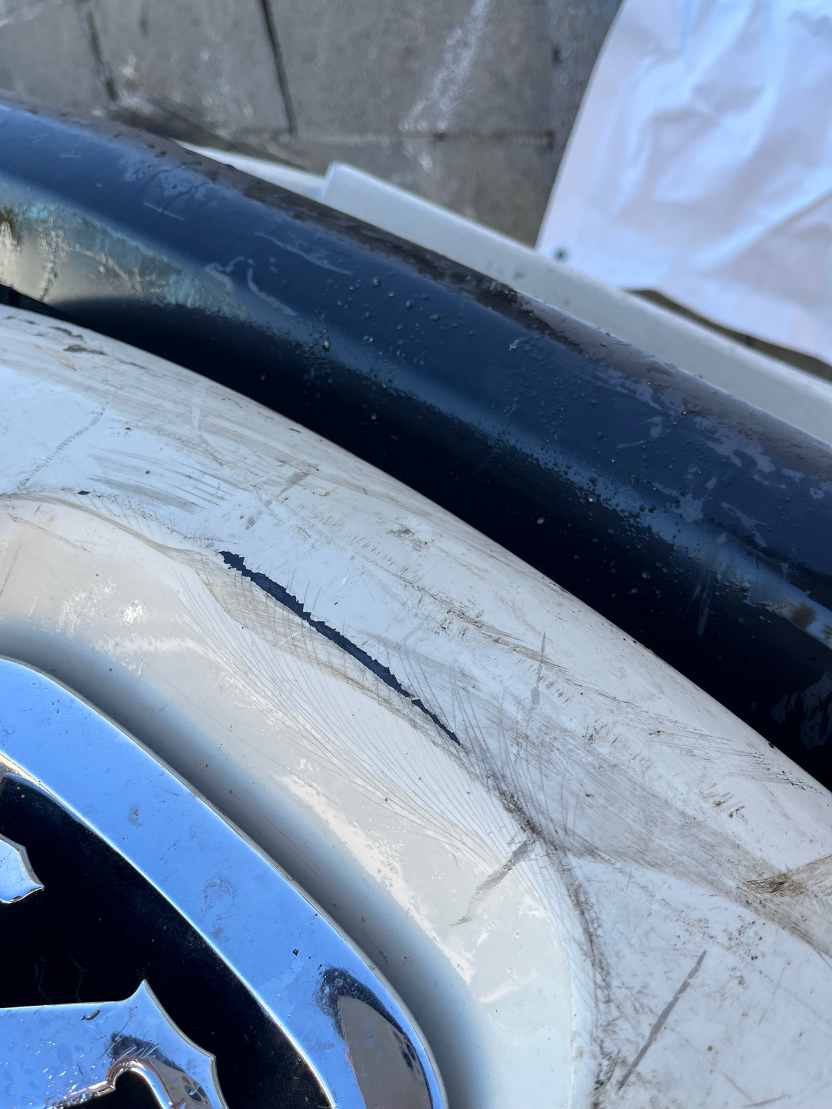 Pare-chocs AV blanc Peugeot 206+ — photo 5