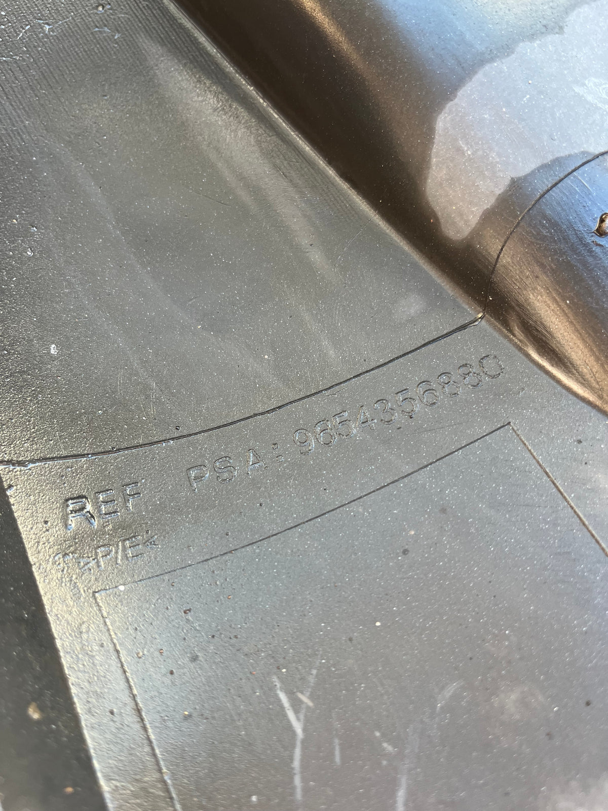 Pare-chocs AV noir 9654356880 Peugeot 207 — photo 7