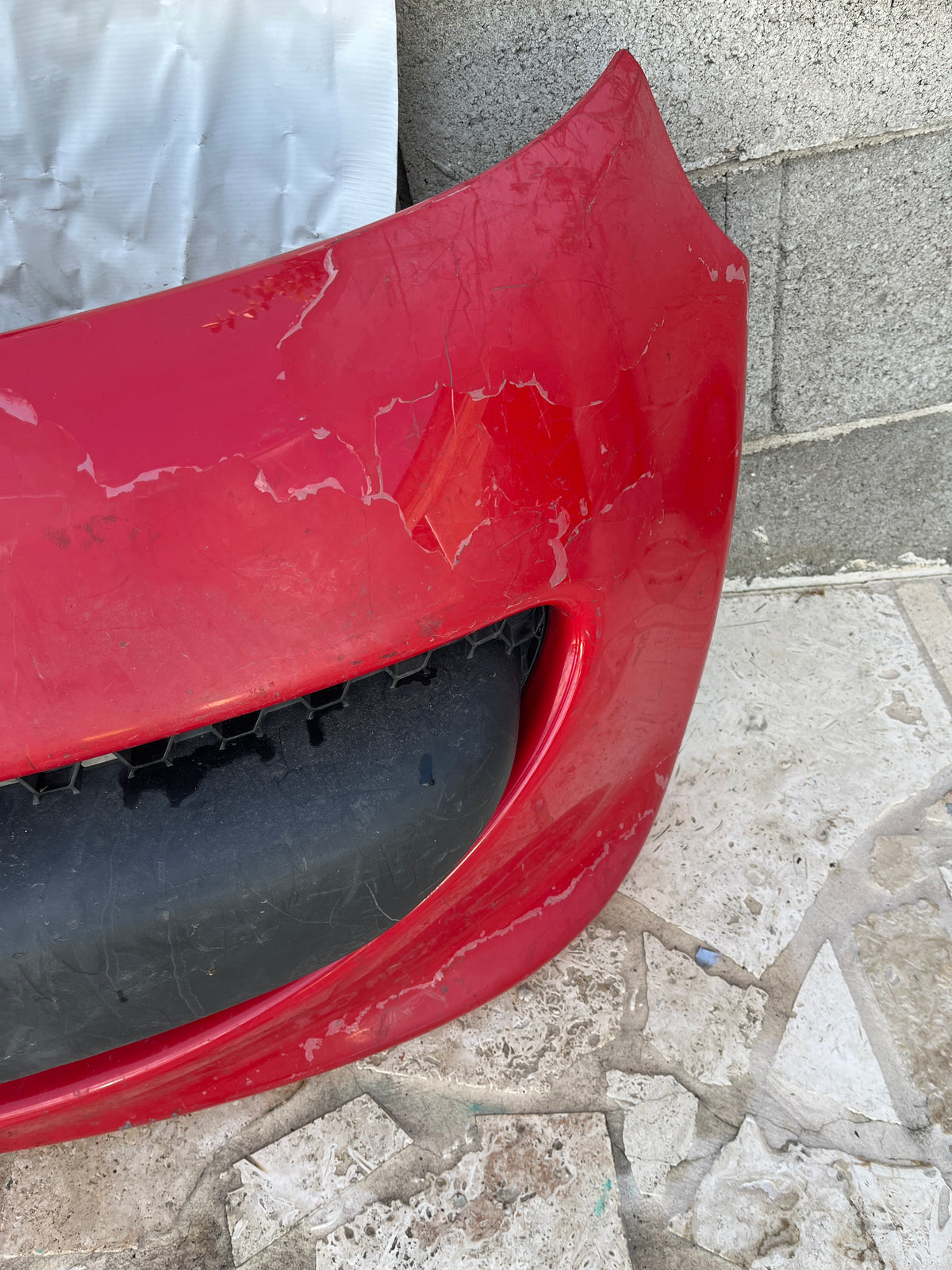 Pare-chocs AV rouge 521190H050 Peugeot 107 Phase 1 — photo 3