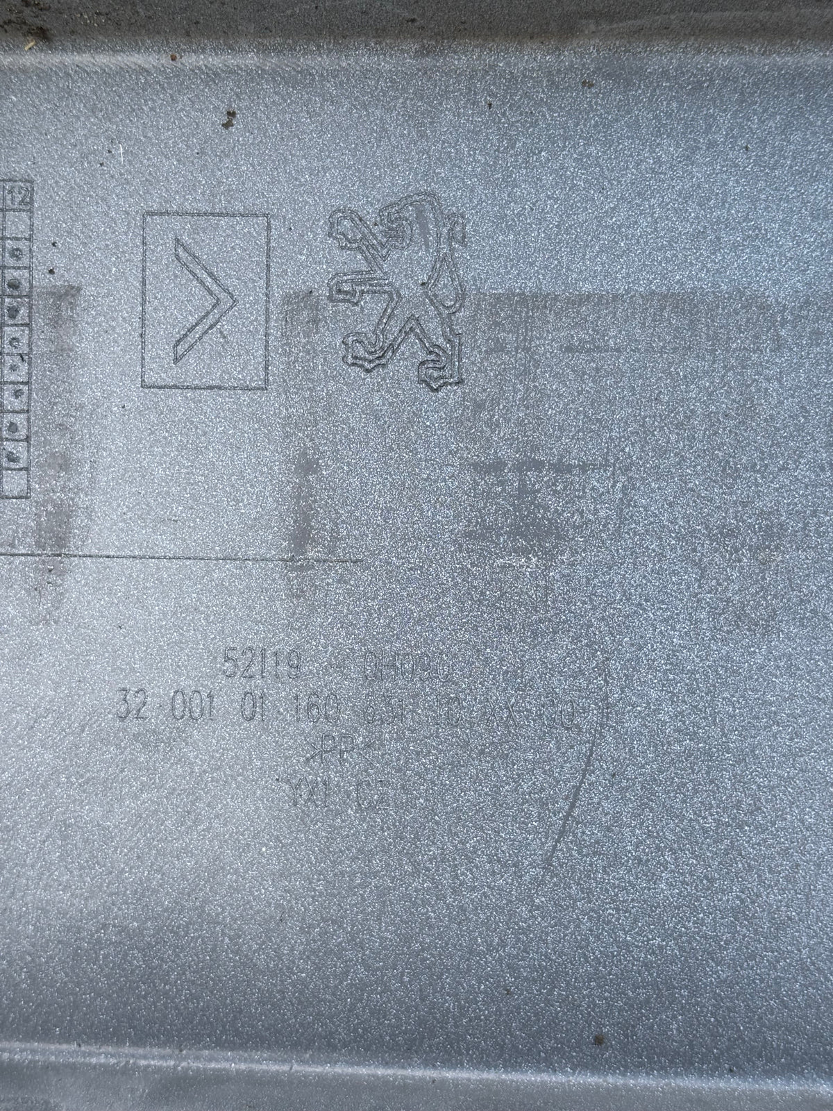 Pare-chocs avant Peugeot 107 — photo 6