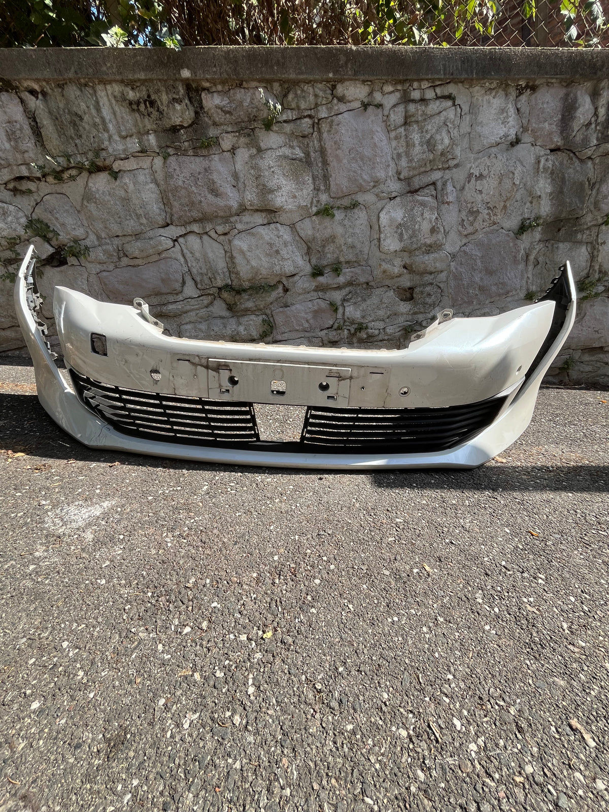 Pare-chocs avant Peugeot 508 GT-Line blanc — photo 1