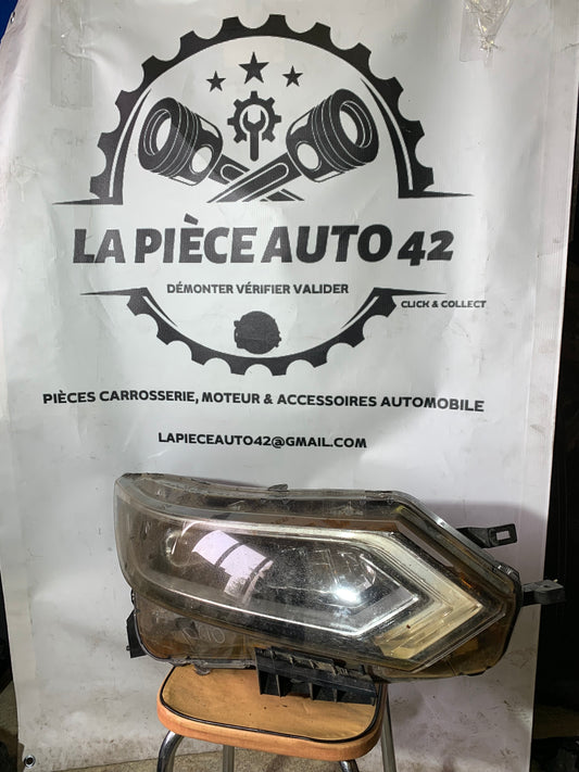 Phare avant droit Nissan Qashqai j11 — photo 1