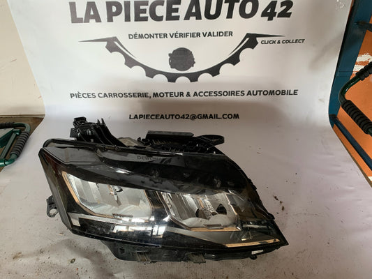 Phare avant droit Peugeot 308 3 (III) T10 — photo 1