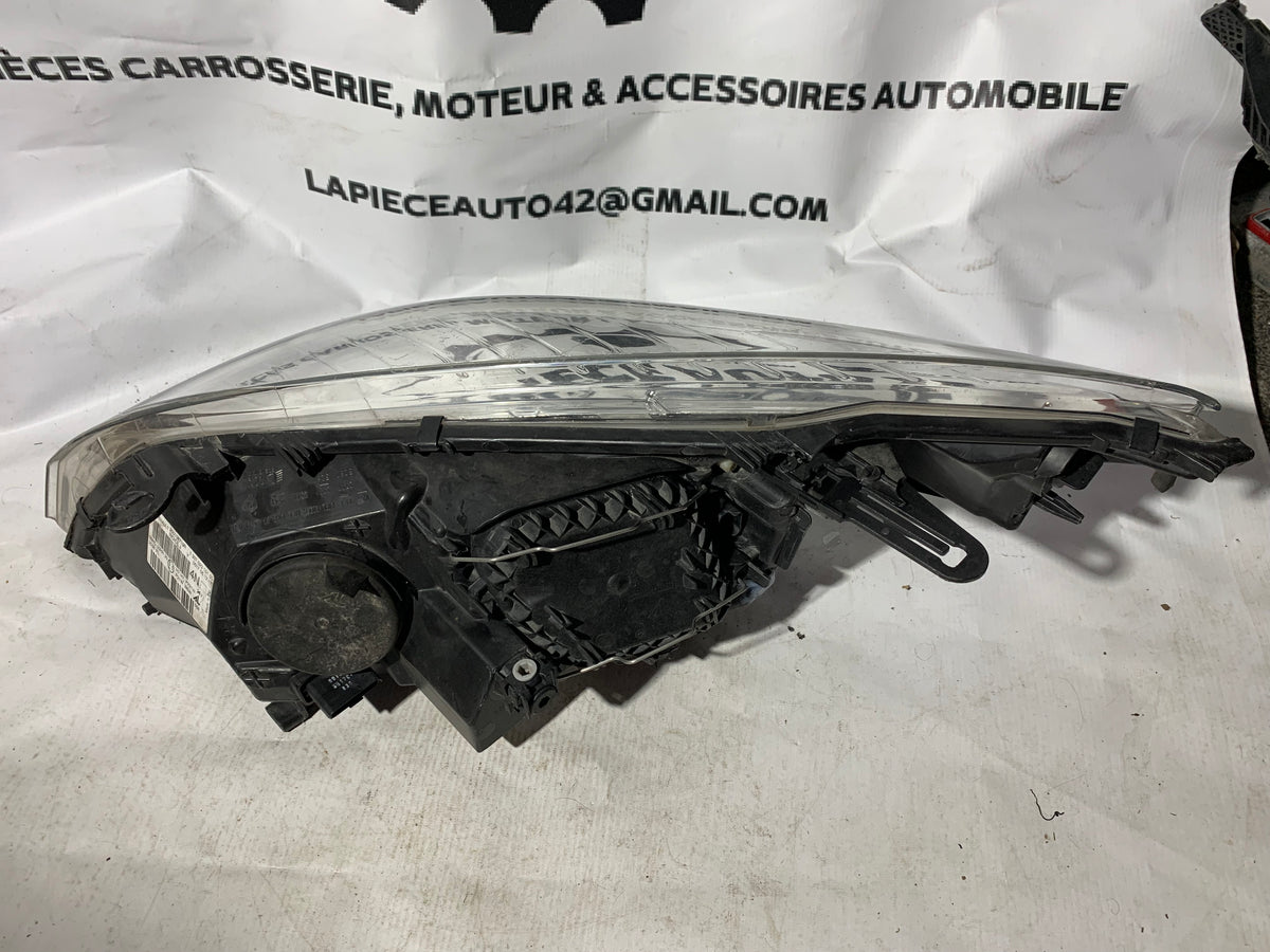 Phare avant droit Renault Megane 3 phase 1 fond gris — photo 4