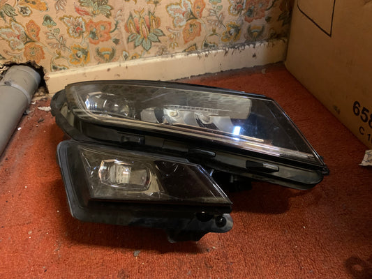 Phare avant droit Skoda Kodiaq LED — photo 1
