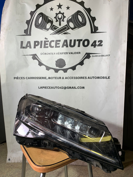 Phare avant droit Skoda Superb B8 — photo 1