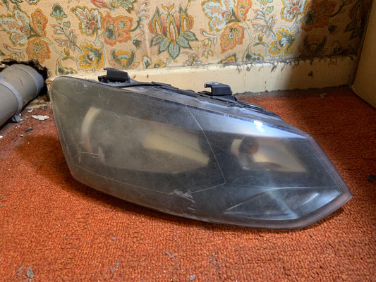 Phare avant droit Volkswagen Polo (6R) — photo 1