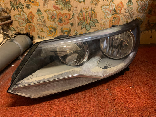 Phare avant gauche Volkswagen Tiguan (5N1) — photo 1