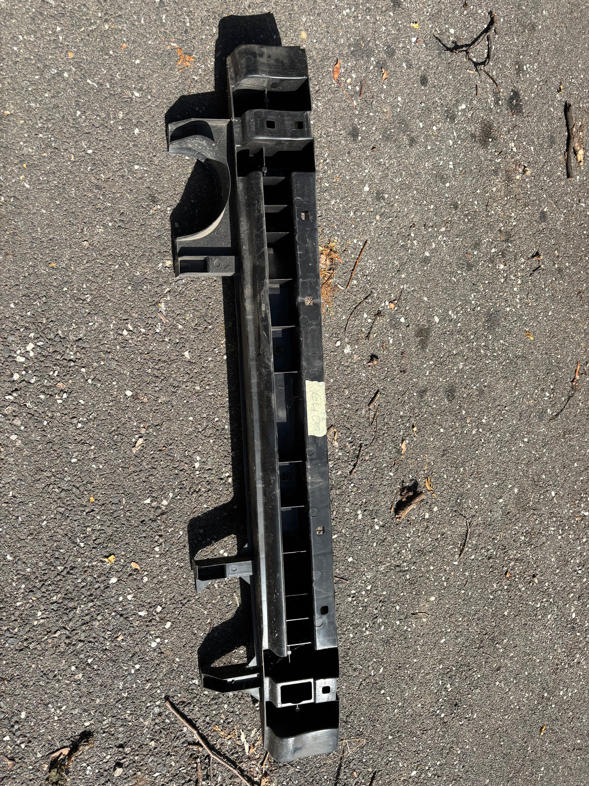 Renfort de pare-chocs arrière Renault Clio 4 — photo 1