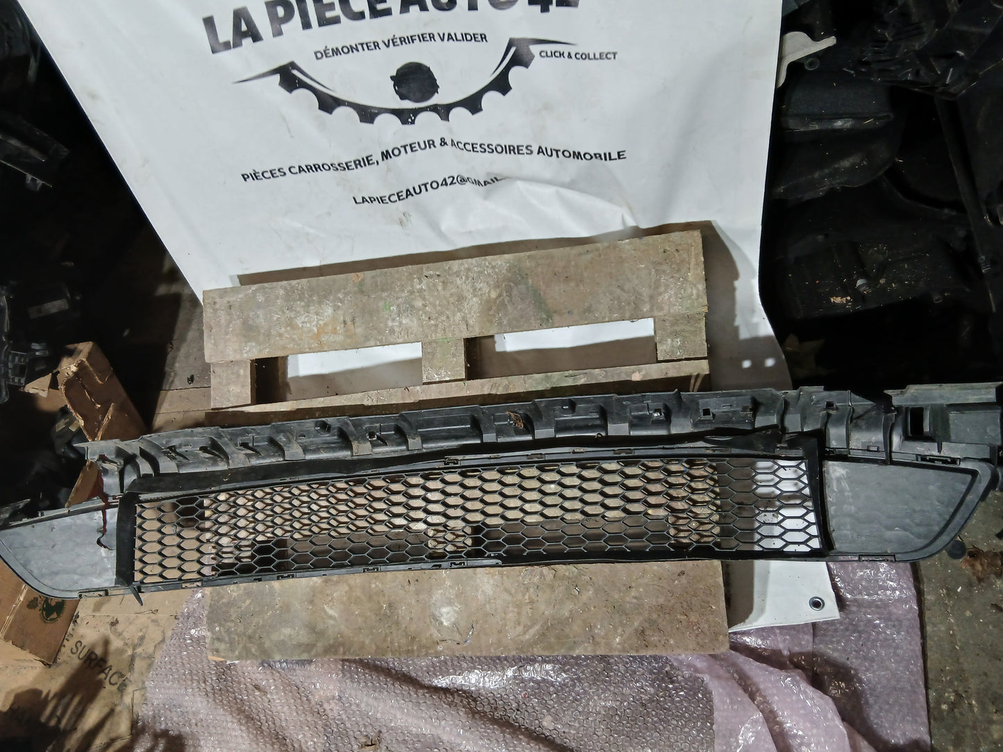 Grille inférieur de Calandre Renault Traffic 3 (X82)