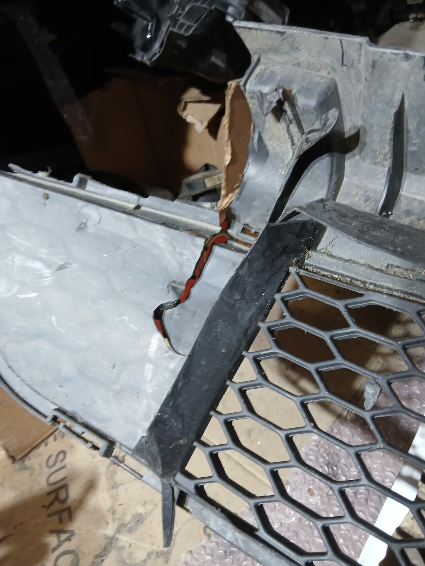 Grille inférieur de Calandre Renault Traffic 3 (X82)