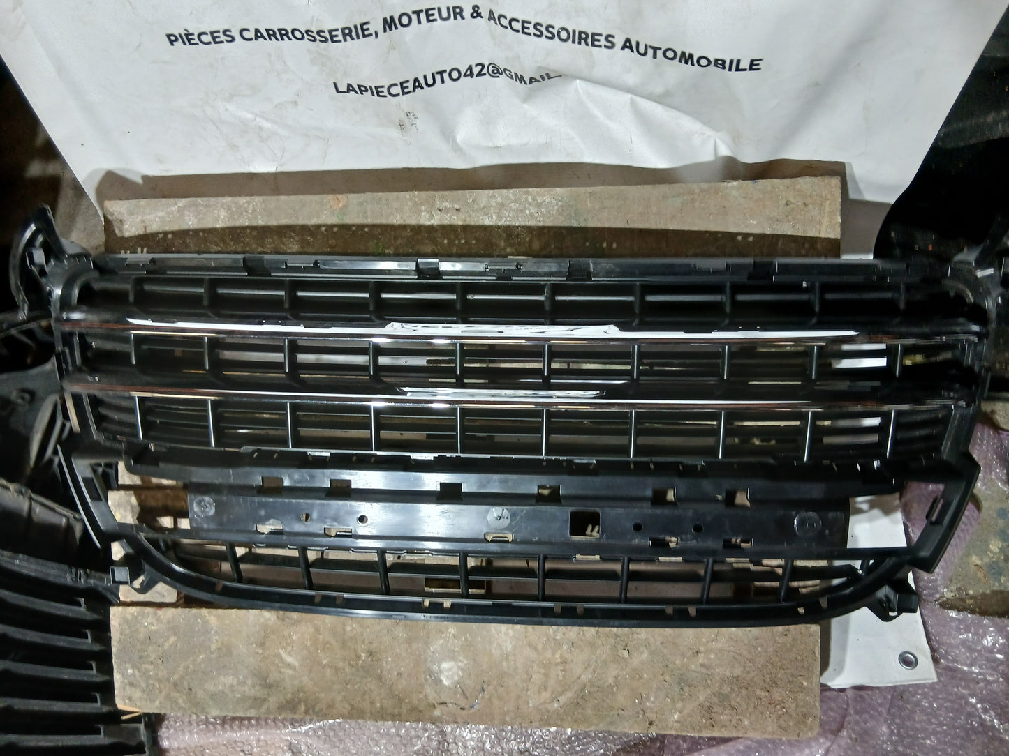 Grille de calandre Peugeot 3008 1